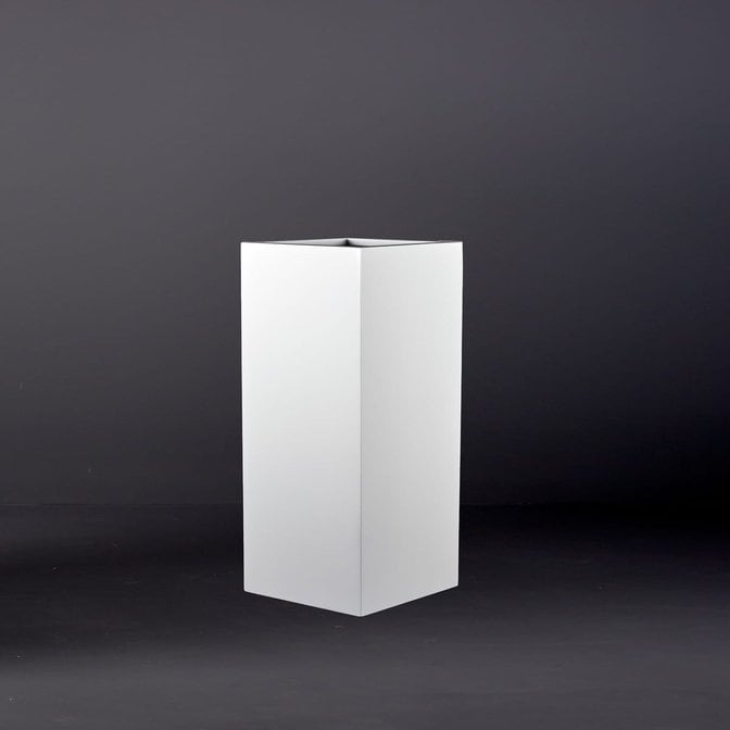 Potsdam Tall Corner Planter