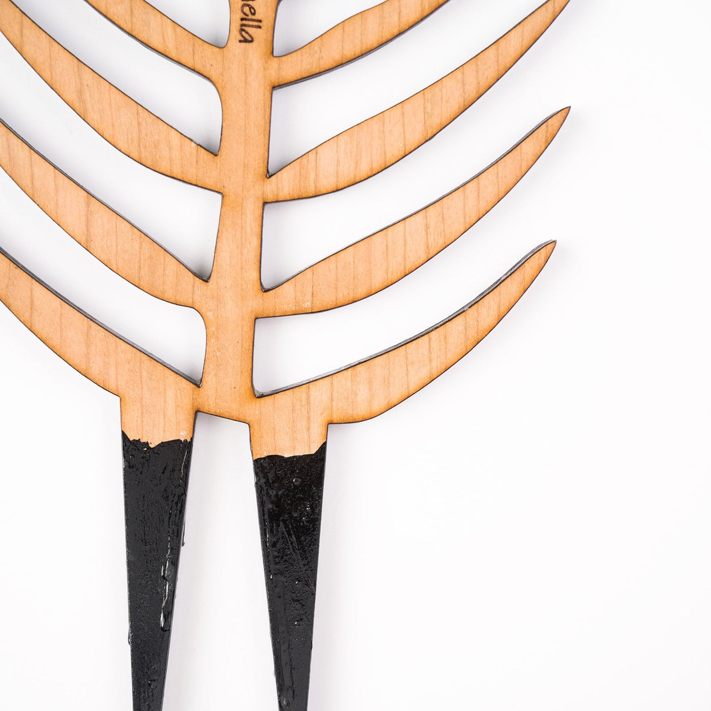 Palmella - Plant trellis inspired by the Palm Leaf